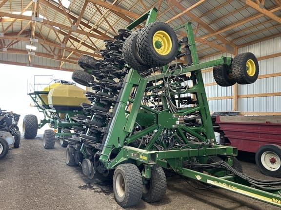 Image of John Deere 1890 equipment image 1