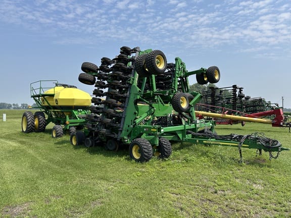 2014 John Deere 1890 Equipment Image0