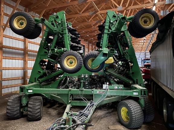 Image of John Deere 1890 equipment image 2