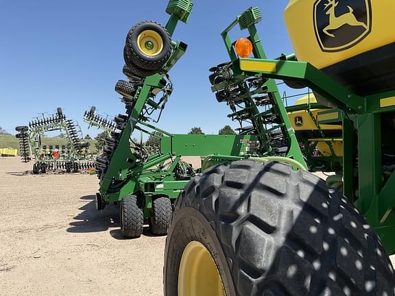 Image of John Deere 1890 equipment image 3