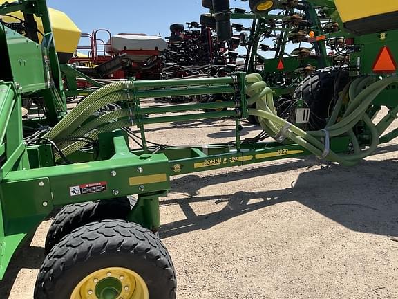 Image of John Deere 1890 equipment image 4