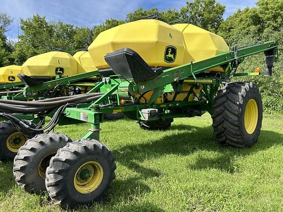 Image of John Deere 1890 equipment image 1