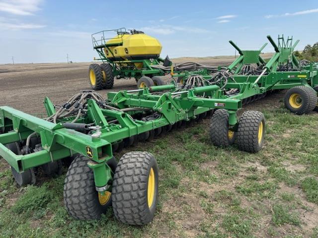 Image of John Deere 1890 equipment image 1