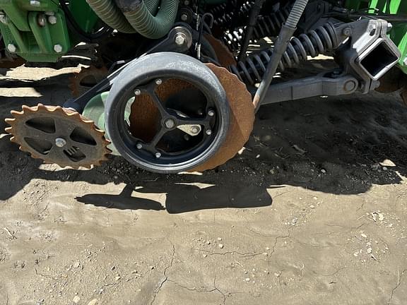 Image of John Deere 1895 equipment image 3