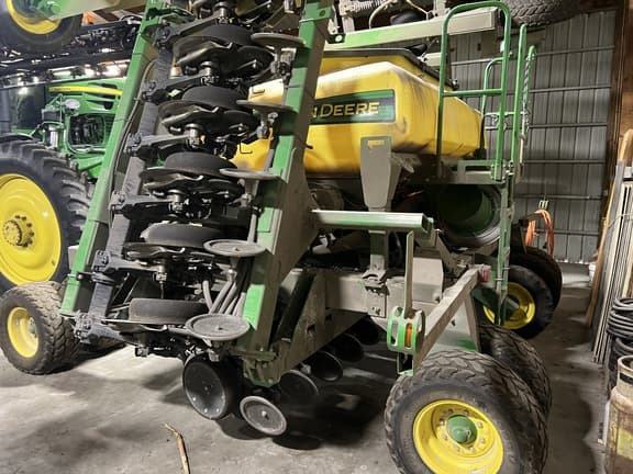 Image of John Deere 1990 equipment image 2