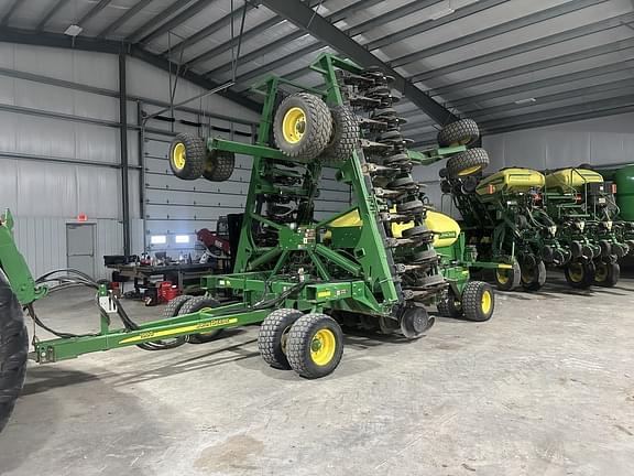 Image of John Deere 1990 Primary image