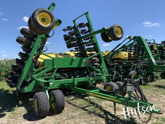 Image of John Deere 1990 Primary image