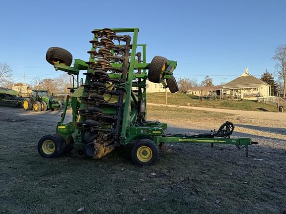 Image of John Deere 1990 equipment image 3