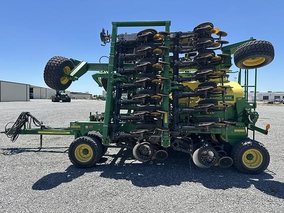 Image of John Deere 1990 equipment image 1