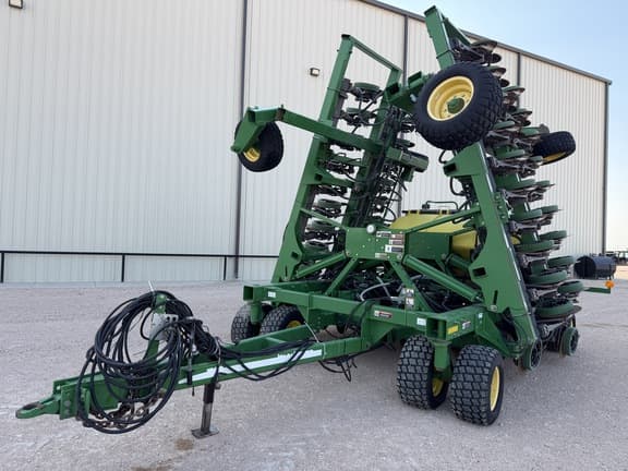 Image of John Deere 1990 Primary image