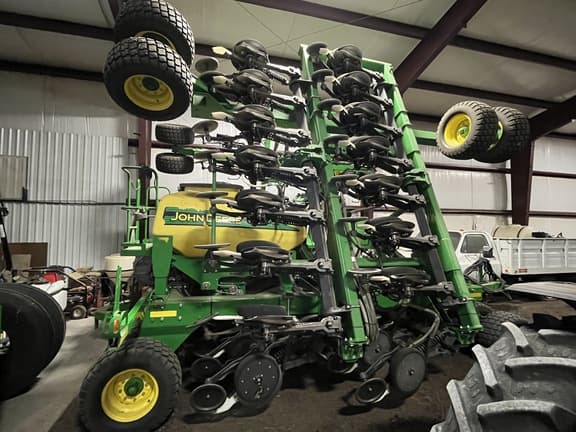 Image of John Deere 1990 equipment image 3