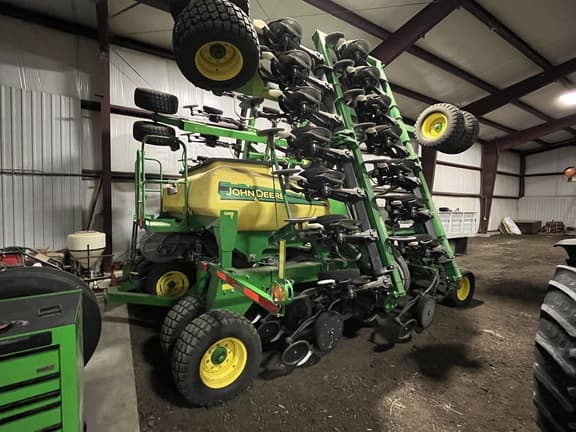 Image of John Deere 1990 equipment image 2