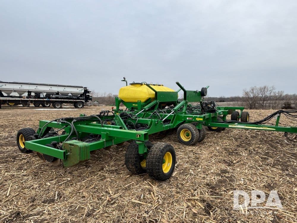 Image of John Deere 1990 Primary image