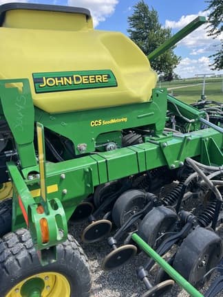 Image of John Deere 1990 equipment image 4