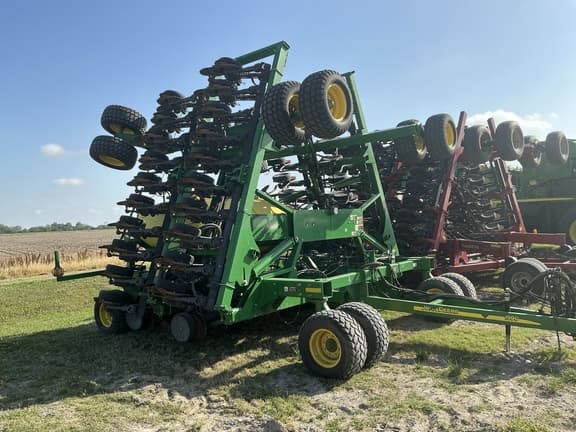 Image of John Deere 1990 equipment image 2