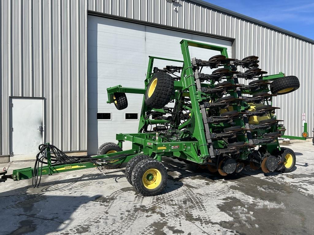 Image of John Deere 1990 Primary image