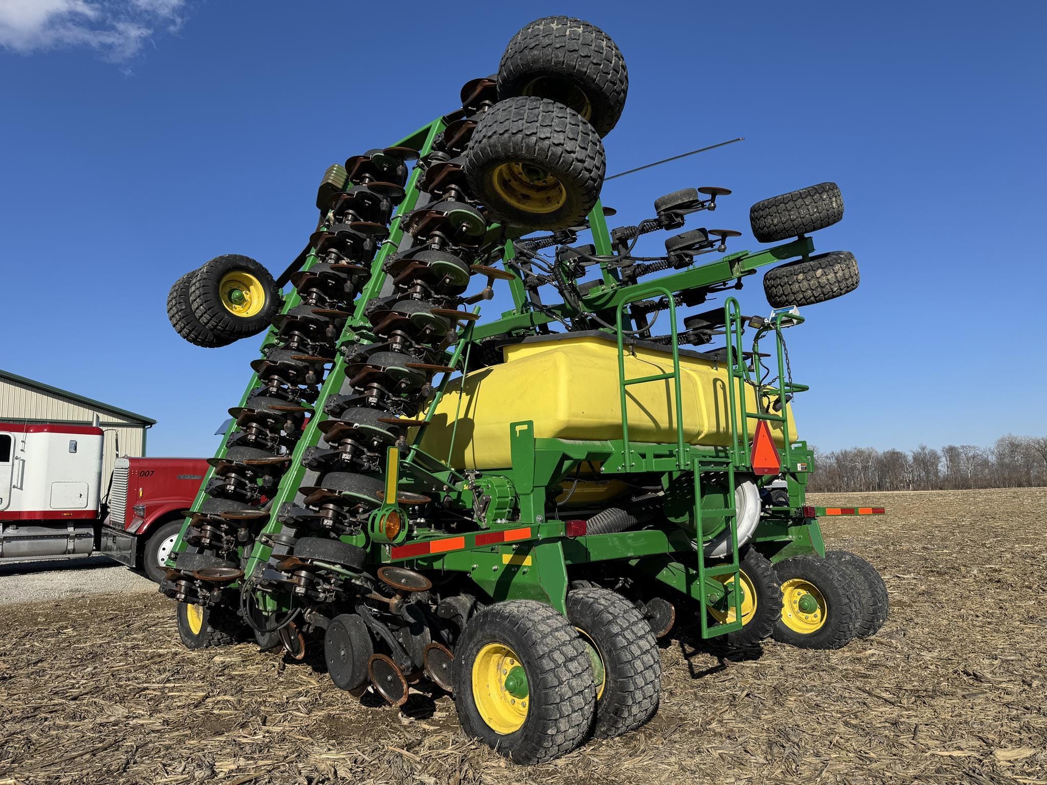 2014 John Deere 1990 Equipment Image0