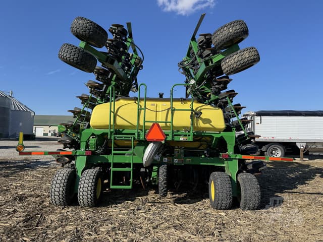 Image of John Deere 1990 equipment image 3