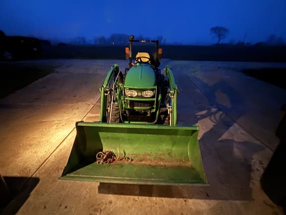 Image of John Deere 2025R equipment image 1