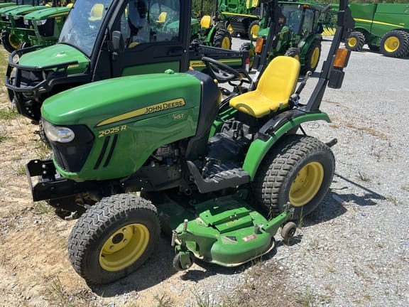 Main image John Deere 2025R