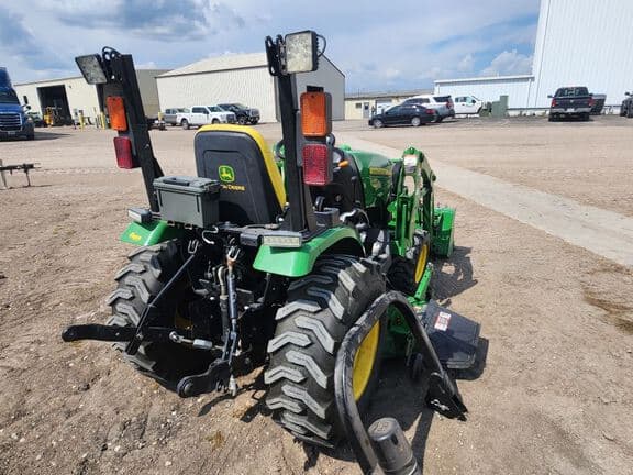 Image of John Deere 2025R equipment image 2