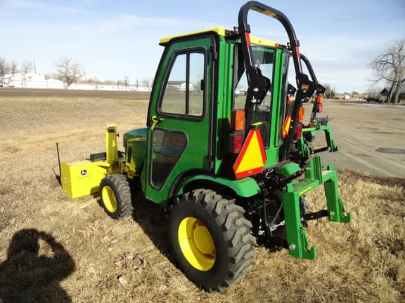 Image of John Deere 2025R equipment image 2