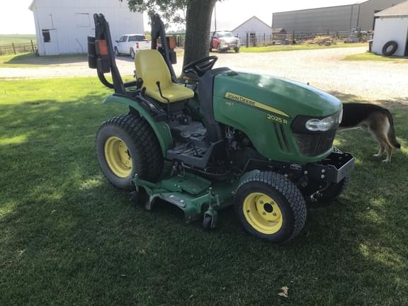 Image of John Deere 2025R equipment image 4