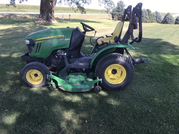 Image of John Deere 2025R Primary image