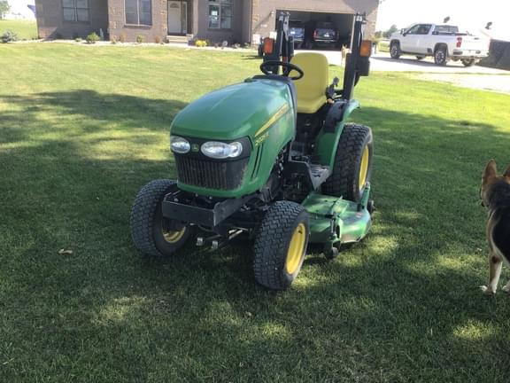 Image of John Deere 2025R equipment image 1