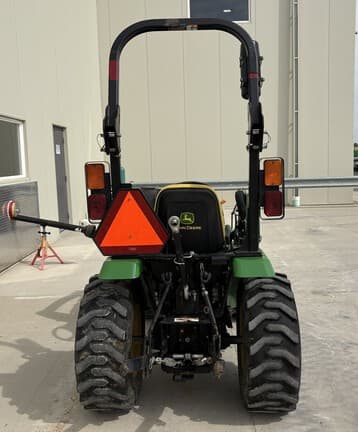 Image of John Deere 2025R equipment image 3