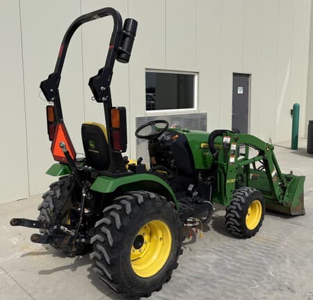 Image of John Deere 2025R equipment image 2