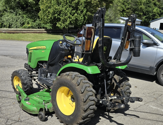 Image of John Deere 2025R equipment image 1