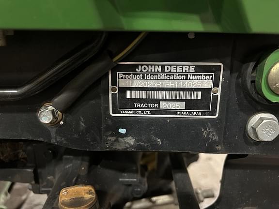 Image of John Deere 2025R equipment image 2