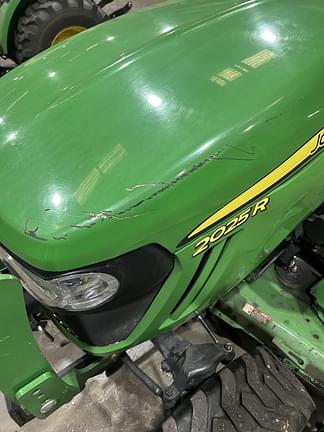 Image of John Deere 2025R equipment image 4