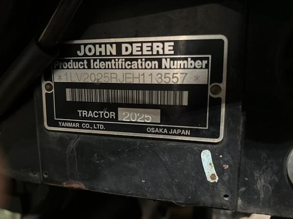 Image of John Deere 2025R equipment image 1