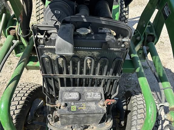 Image of John Deere 2025R equipment image 4
