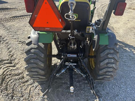 Image of John Deere 2025R equipment image 4