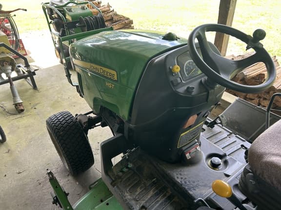 Image of John Deere 2025R equipment image 2