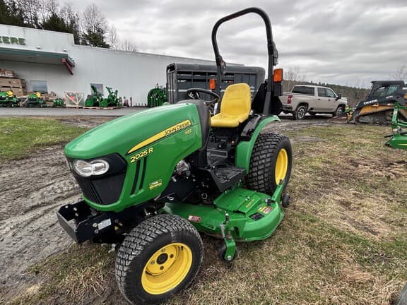 Image of John Deere 2025R equipment image 1