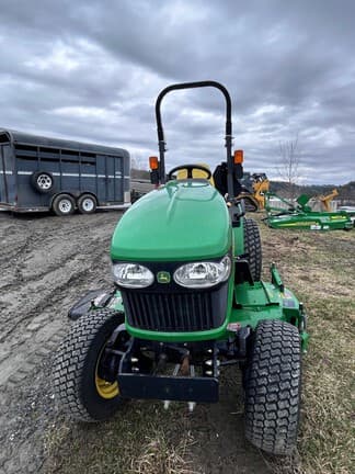 Image of John Deere 2025R equipment image 4