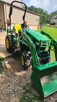 Image of John Deere 2025R equipment image 3