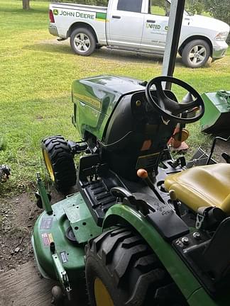 Image of John Deere 2025R equipment image 1