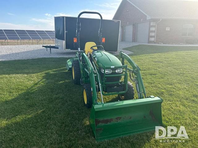 Image of John Deere 2025R equipment image 4