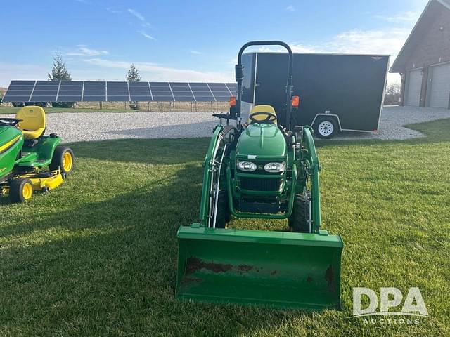 Image of John Deere 2025R equipment image 3