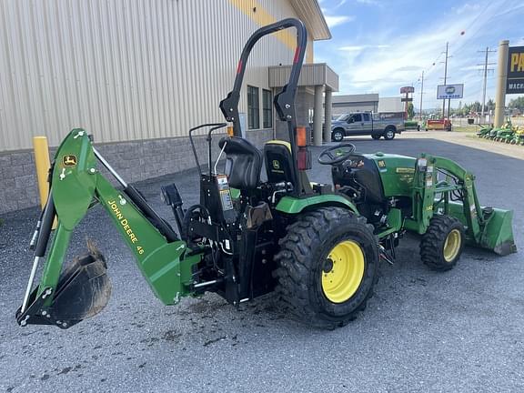 Image of John Deere 2032R equipment image 3