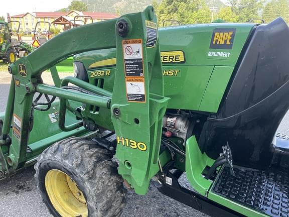 Image of John Deere 2032R equipment image 1