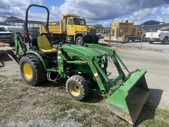 Image of John Deere 2032R Primary image