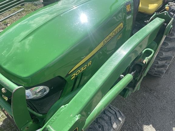 Image of John Deere 2032R equipment image 1