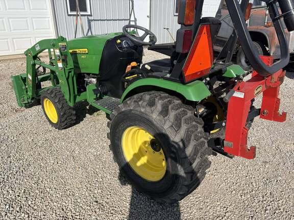 Image of John Deere 2032R equipment image 2