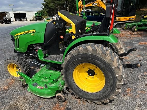 Image of John Deere 2032R equipment image 2